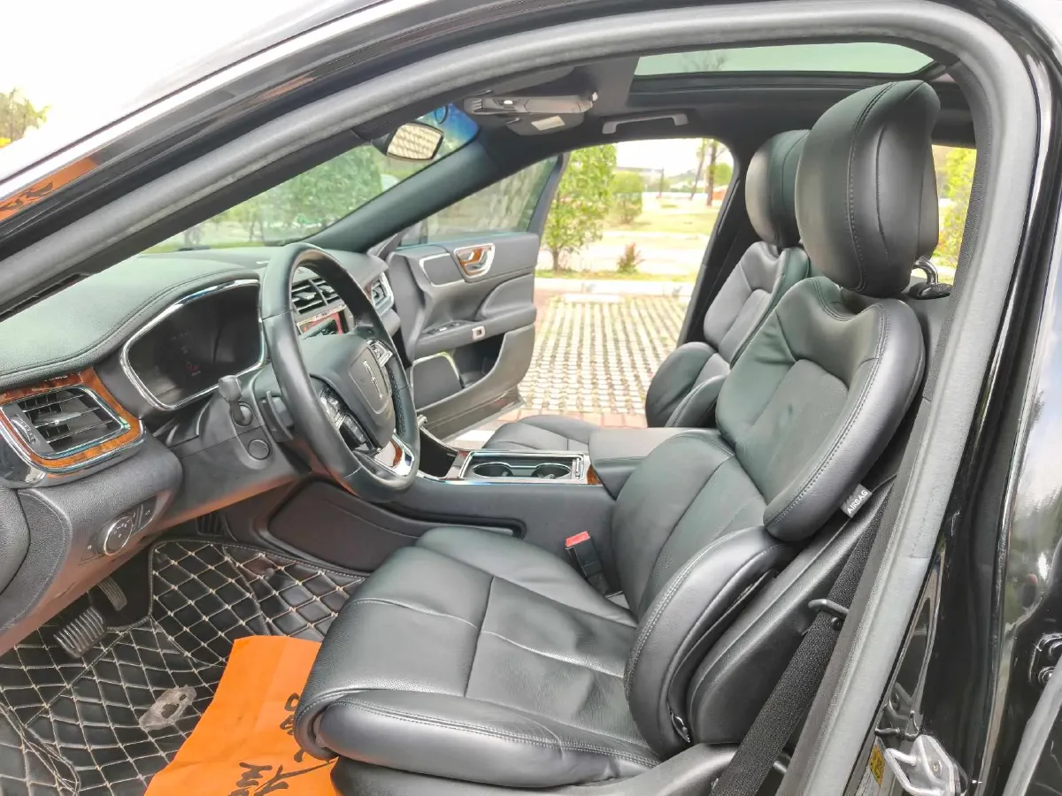 2017 Lincoln Continental 2.0T 261HP L4 6AT,autocango,china used car exporter,china ev exporter,chinese used car exporter,chinese used ev exporter