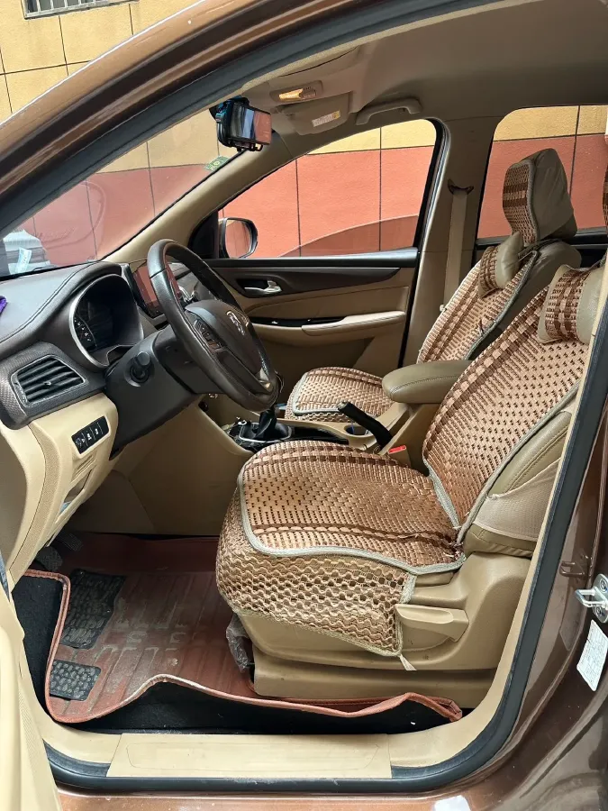 2017 BaoJun 730 1.5T 150HP L4 6MT,autocango,china used car exporter,china ev exporter,chinese used car exporter,chinese used ev exporter