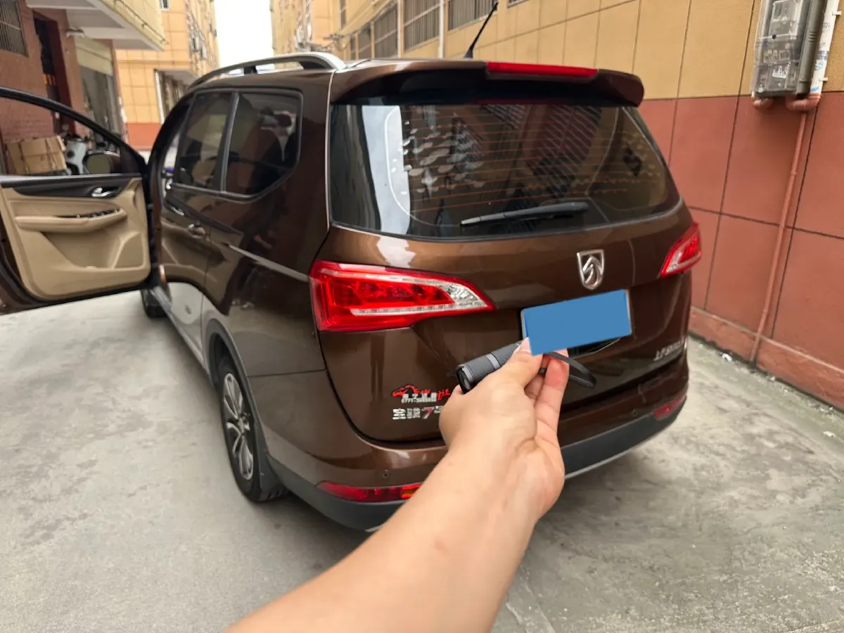 2017 BaoJun 730 1.5T 150HP L4 6MT,autocango,china used car exporter,china ev exporter,chinese used car exporter,chinese used ev exporter