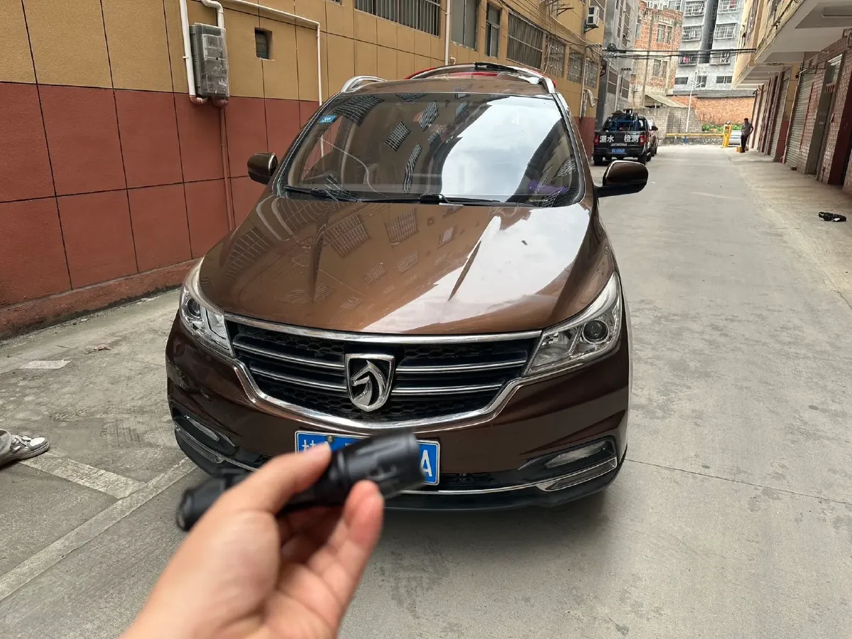 2017 BaoJun 730 1.5T 150HP L4 6MT,autocango,china used car exporter,china ev exporter,chinese used car exporter,chinese used ev exporter
