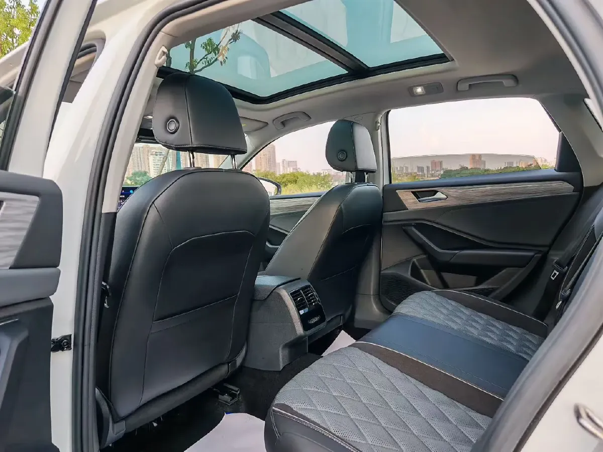 2023 Volkswagen Sagitar 1.5T 160HP L4 7DCT,autocango,china used car exporter,china ev exporter,chinese used car exporter,chinese used ev exporter