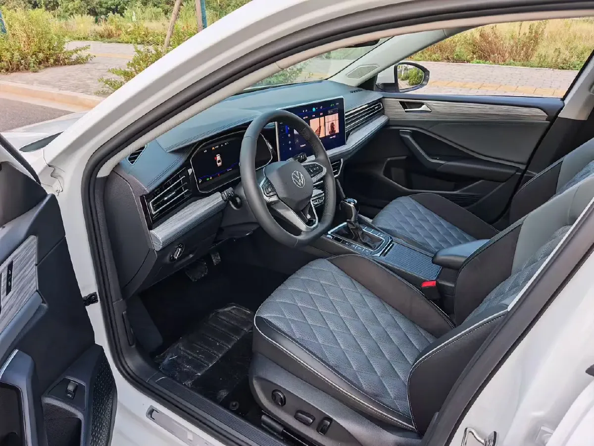 2023 Volkswagen Sagitar 1.5T 160HP L4 7DCT,autocango,china used car exporter,china ev exporter,chinese used car exporter,chinese used ev exporter