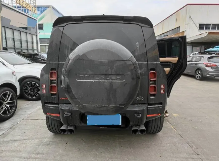 2025 Land Rover Defender 3.0T 400HP L6 8AT,autocango,china used car exporter,china ev exporter,chinese used car exporter,chinese used ev exporter