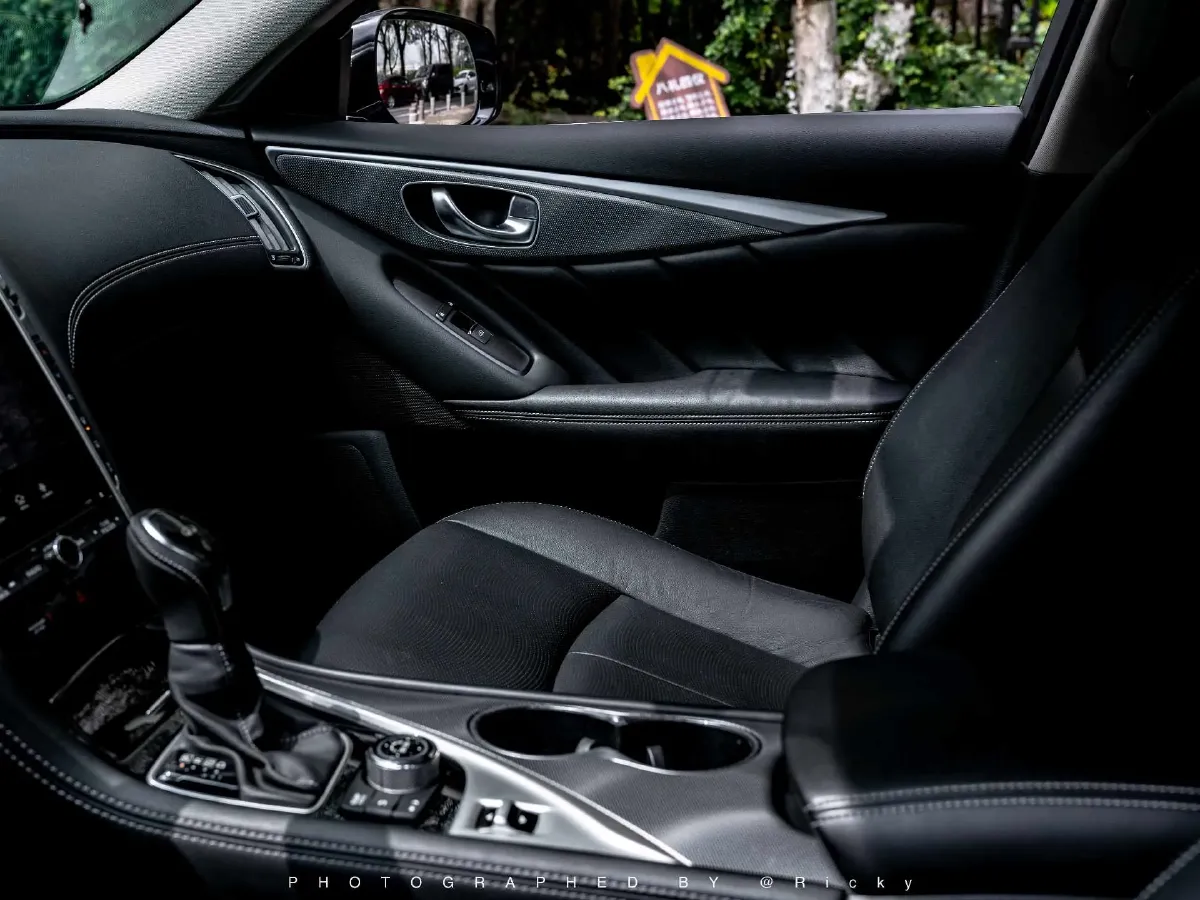 2018 Jeep Grand Commander 2.0T 265HP L4 9AT,autocango,china used car exporter,china ev exporter,chinese used car exporter,chinese used ev exporter