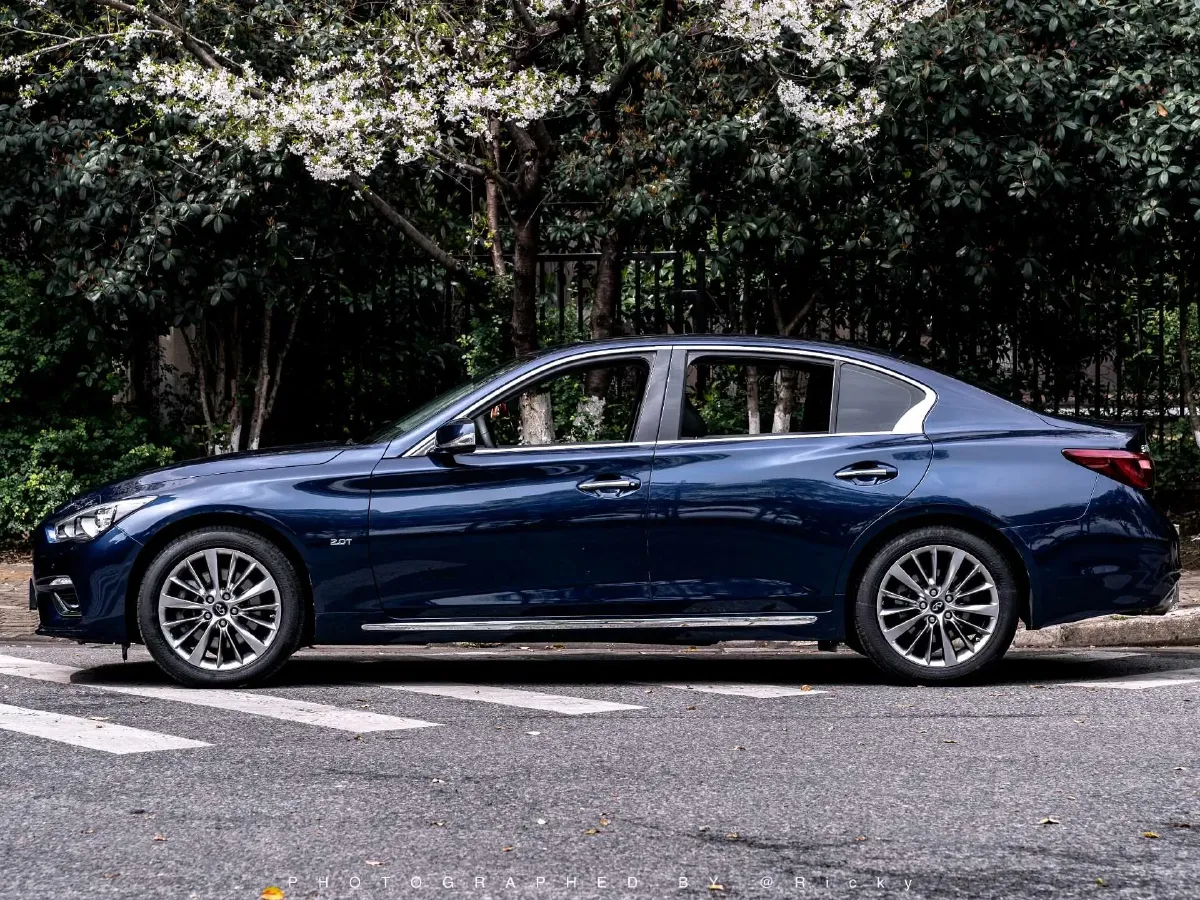 2018 Jeep Grand Commander 2.0T 265HP L4 9AT,autocango,china used car exporter,china ev exporter,chinese used car exporter,chinese used ev exporter