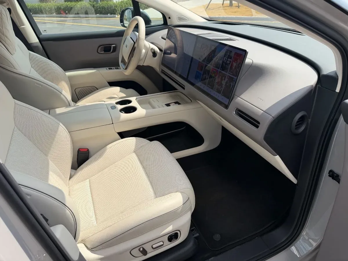 2025 Li i8 BEV,autocango,china used car exporter,china ev exporter,chinese used car exporter,chinese used ev exporter