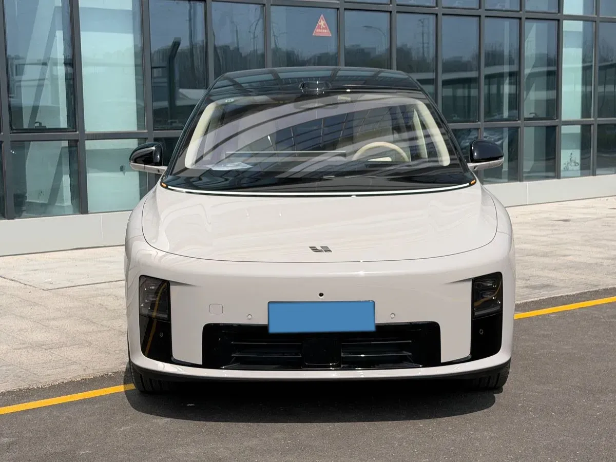 2025 Li i8 BEV,autocango,china used car exporter,china ev exporter,chinese used car exporter,chinese used ev exporter