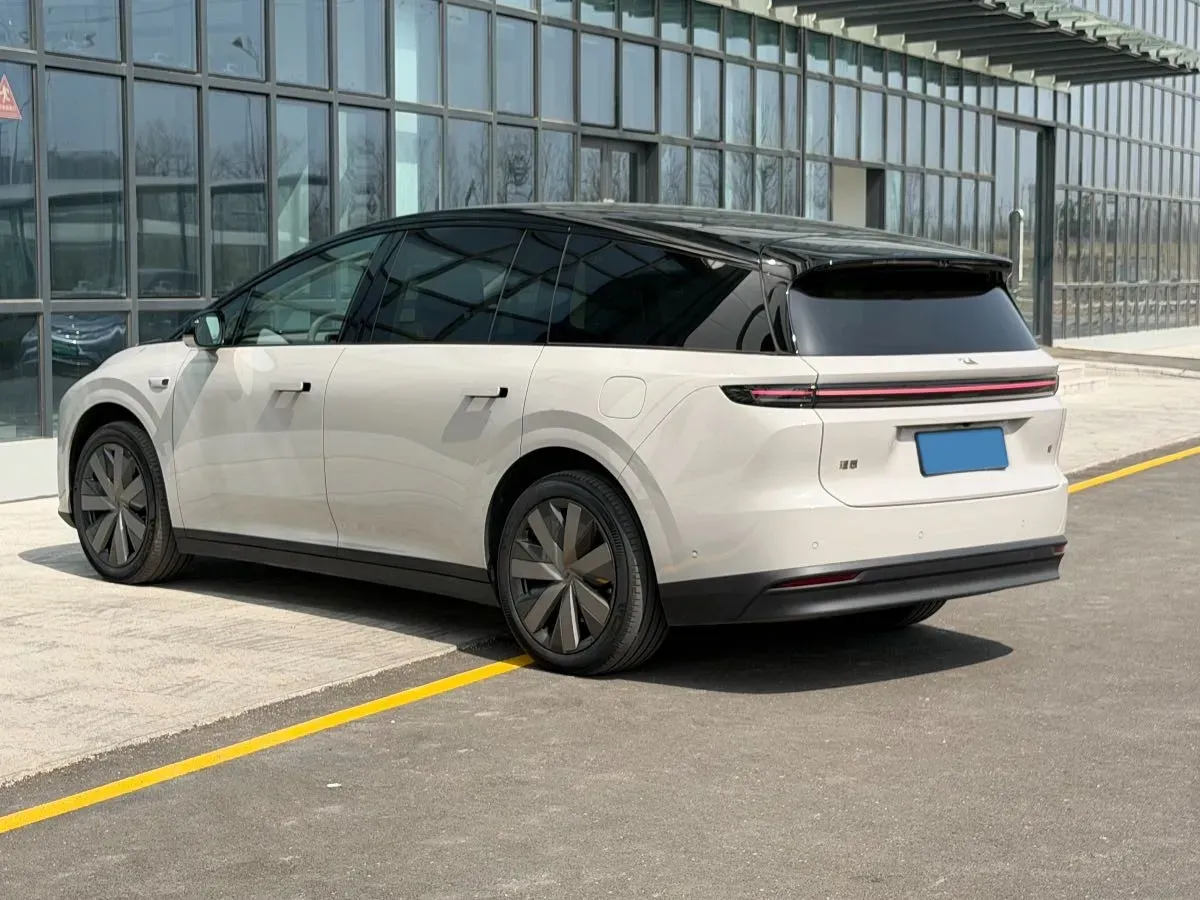 2025 Li i8 BEV,autocango,china used car exporter,china ev exporter,chinese used car exporter,chinese used ev exporter