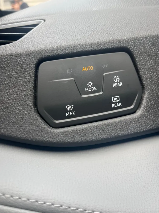 2025 MAXUS XinTu V80 2.0T 147HP L4 6AMT,autocango,china used car exporter,china ev exporter,chinese used car exporter,chinese used ev exporter