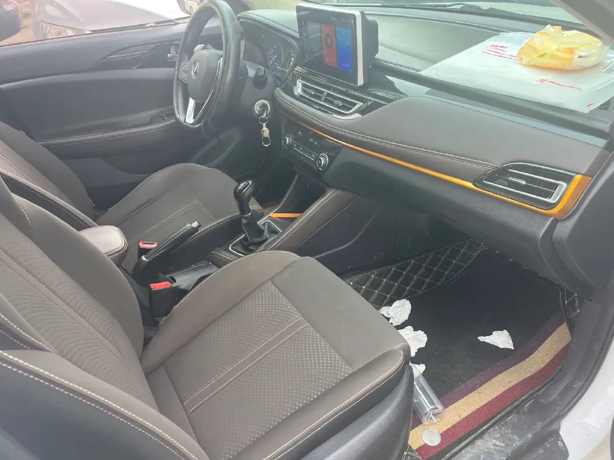 2019 ChangAn Eado DT 1.6L 125HP L4 5MT,autocango,china used car exporter,china ev exporter,chinese used car exporter,chinese used ev exporter