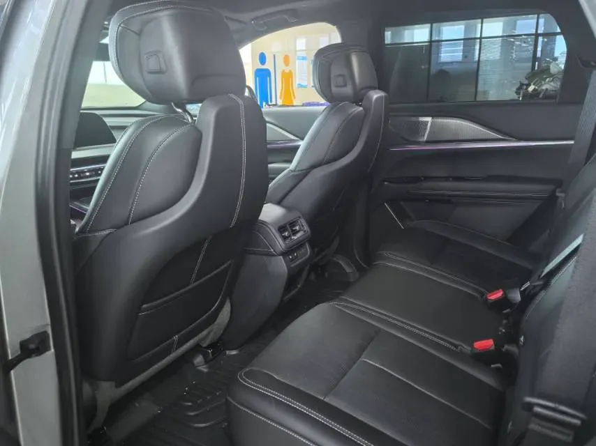 2026 Cadillac XT5 2.0T 237HP L4 9AT,autocango,china used car exporter,china ev exporter,chinese used car exporter,chinese used ev exporter