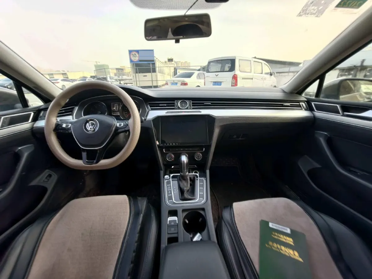 2018 Volkswagen Magotan 1.8T 180HP L4 7DCT,autocango,china used car exporter,china ev exporter,chinese used car exporter,chinese used ev exporter