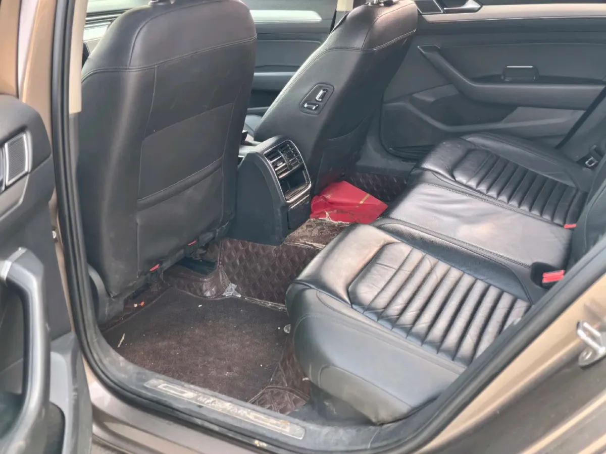 2018 Volkswagen Magotan 1.8T 180HP L4 7DCT,autocango,china used car exporter,china ev exporter,chinese used car exporter,chinese used ev exporter