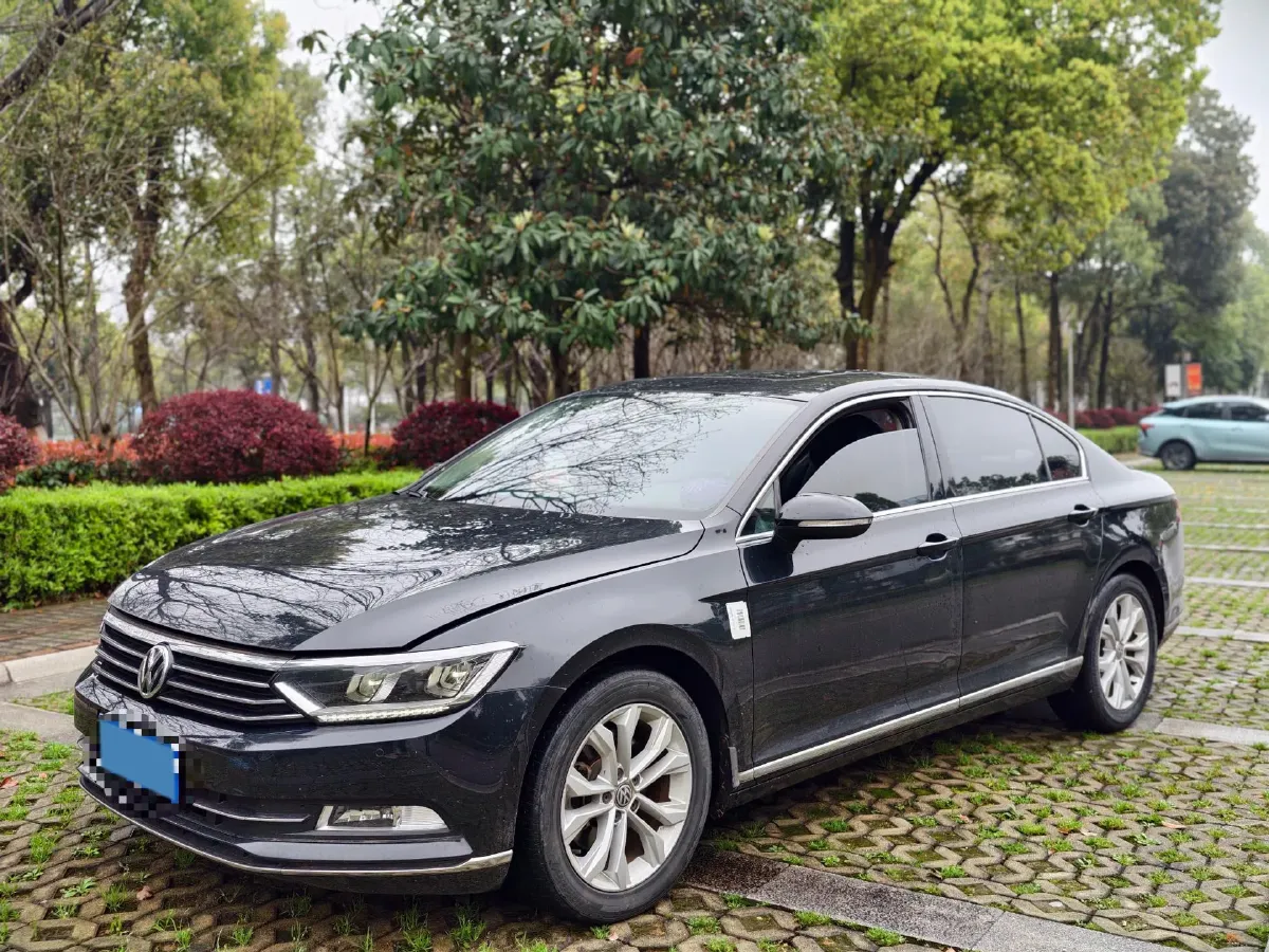 2018 Volkswagen Magotan 1.8T 180HP L4 7DCT,autocango,china used car exporter,china ev exporter,chinese used car exporter,chinese used ev exporter