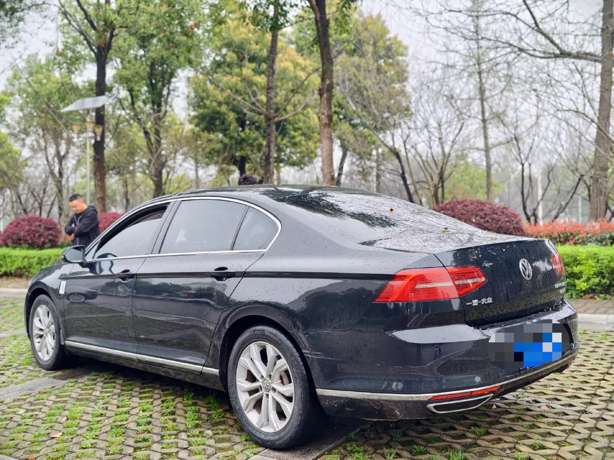 2018 Volkswagen Magotan 1.8T 180HP L4 7DCT,autocango,china used car exporter,china ev exporter,chinese used car exporter,chinese used ev exporter