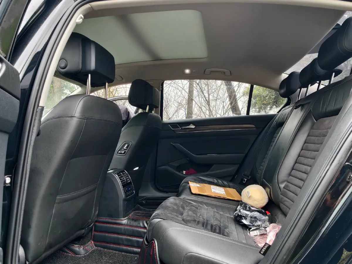 2018 Volkswagen Magotan 1.8T 180HP L4 7DCT,autocango,china used car exporter,china ev exporter,chinese used car exporter,chinese used ev exporter