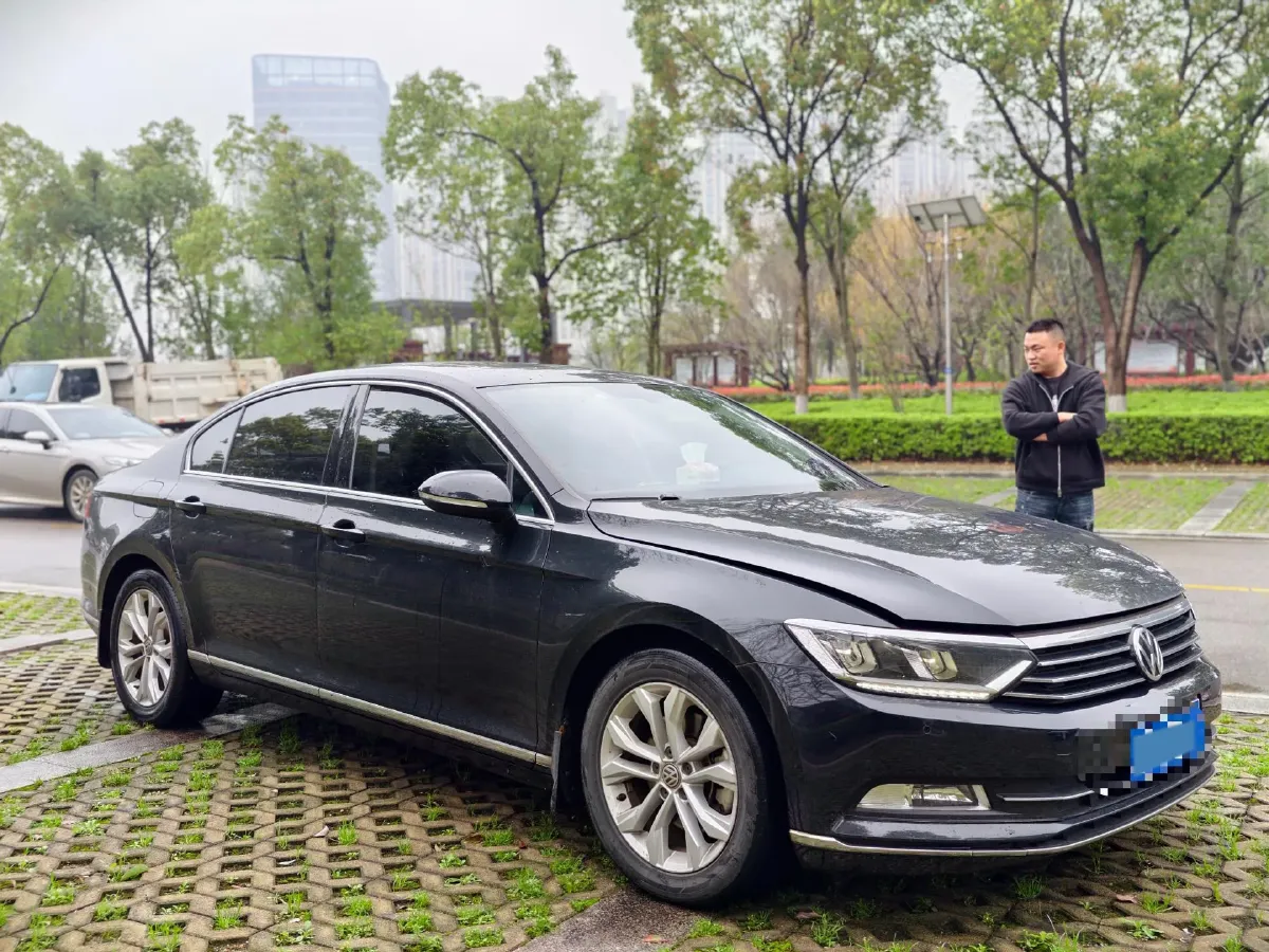 2018 Volkswagen Magotan 1.8T 180HP L4 7DCT,autocango,china used car exporter,china ev exporter,chinese used car exporter,chinese used ev exporter