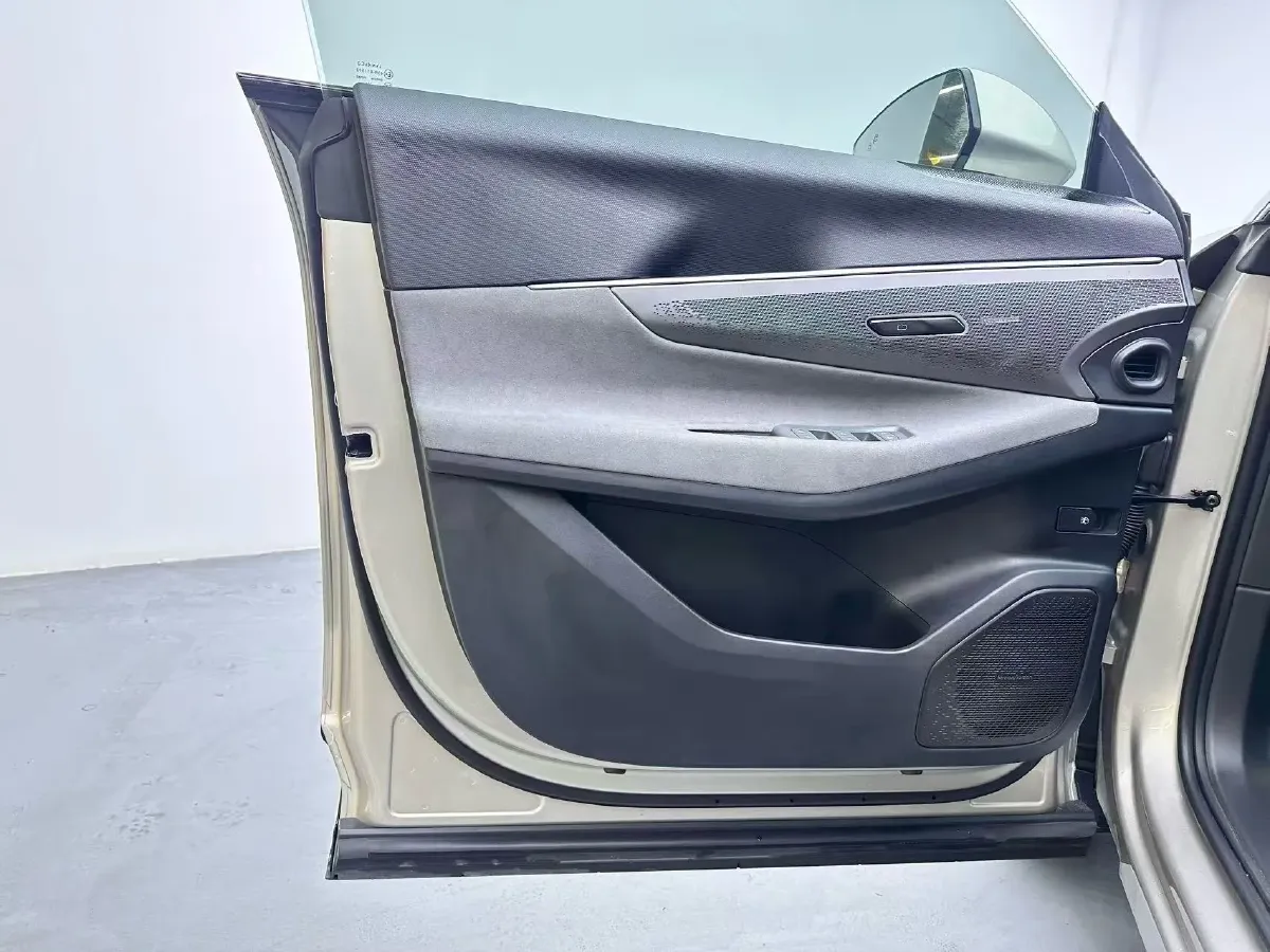 2023 LYNK&CO 08 EM-P 1.5T 163HP L4 3DHT PHEV 21.2KWH,autocango,china used car exporter,china ev exporter,chinese used car exporter,chinese used ev exporter