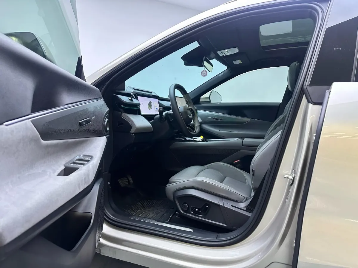 2023 LYNK&CO 08 EM-P 1.5T 163HP L4 3DHT PHEV 21.2KWH,autocango,china used car exporter,china ev exporter,chinese used car exporter,chinese used ev exporter