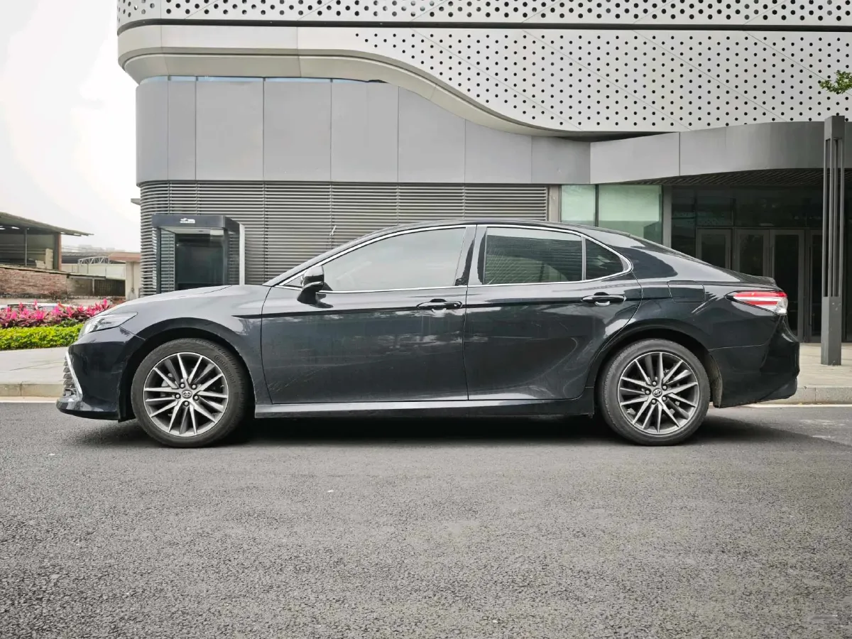 2021 Toyota Camry 2.5L 209HP L4 8AT,autocango,china used car exporter,china ev exporter,chinese used car exporter,chinese used ev exporter