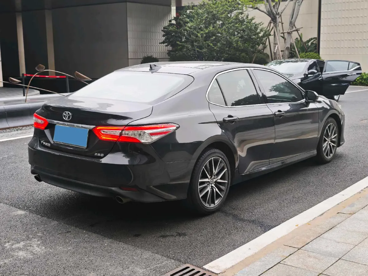 2021 Toyota Camry 2.5L 209HP L4 8AT,autocango,china used car exporter,china ev exporter,chinese used car exporter,chinese used ev exporter