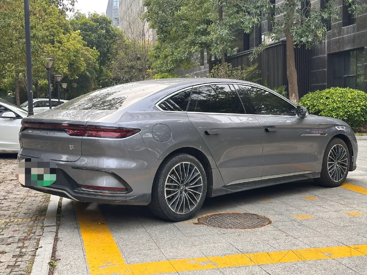 2022 Volkswagen Tiguan L 2.0T 186HP L4 7DCT,autocango,china used car exporter,china ev exporter,chinese used car exporter,chinese used ev exporter