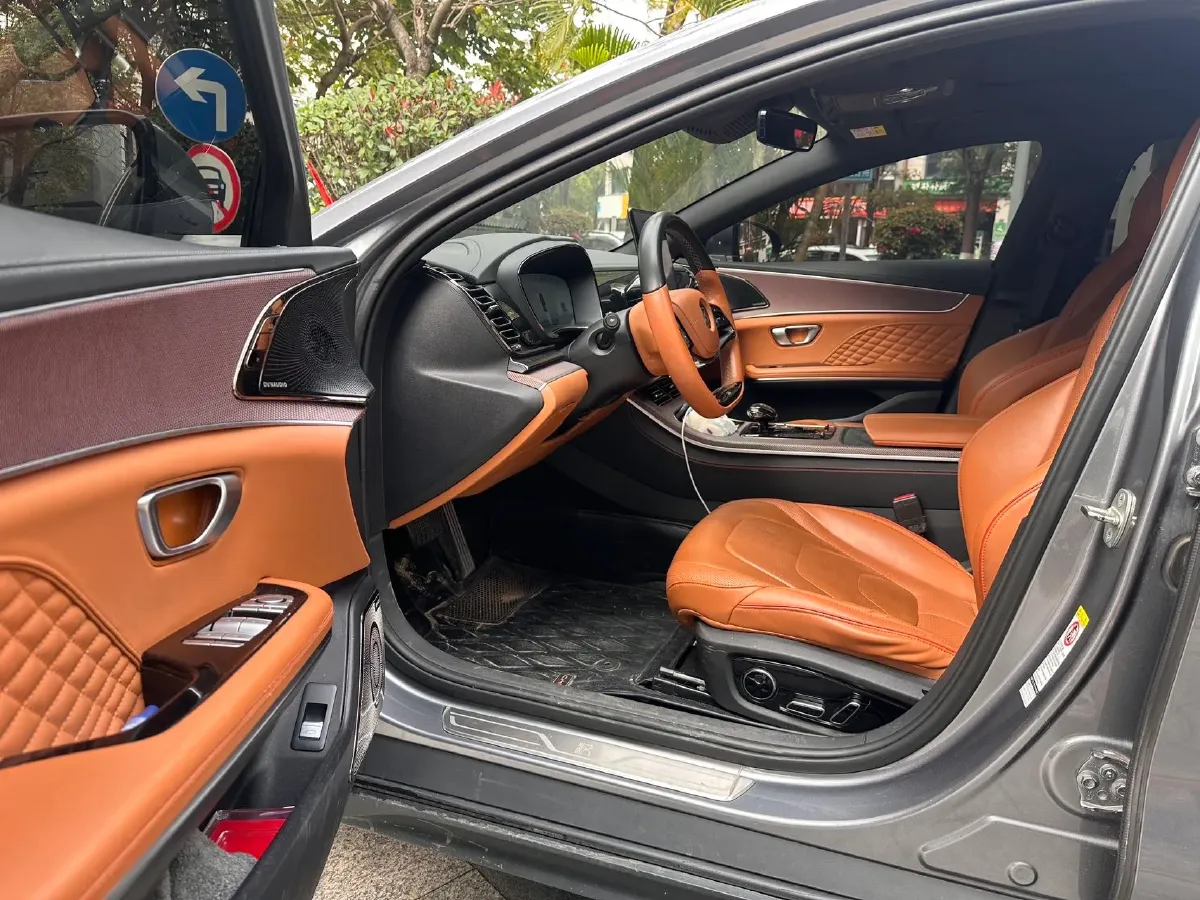 2022 Volkswagen Tiguan L 2.0T 186HP L4 7DCT,autocango,china used car exporter,china ev exporter,chinese used car exporter,chinese used ev exporter