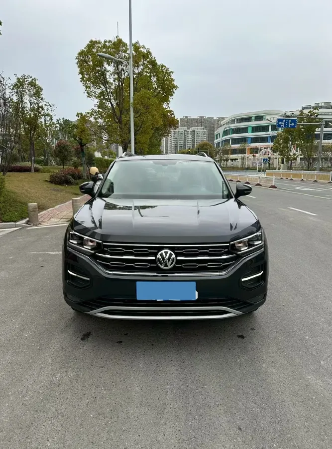 2019 Jeep Cherokee 2.0T 234HP L4 9AT,autocango,china used car exporter,china ev exporter,chinese used car exporter,chinese used ev exporter