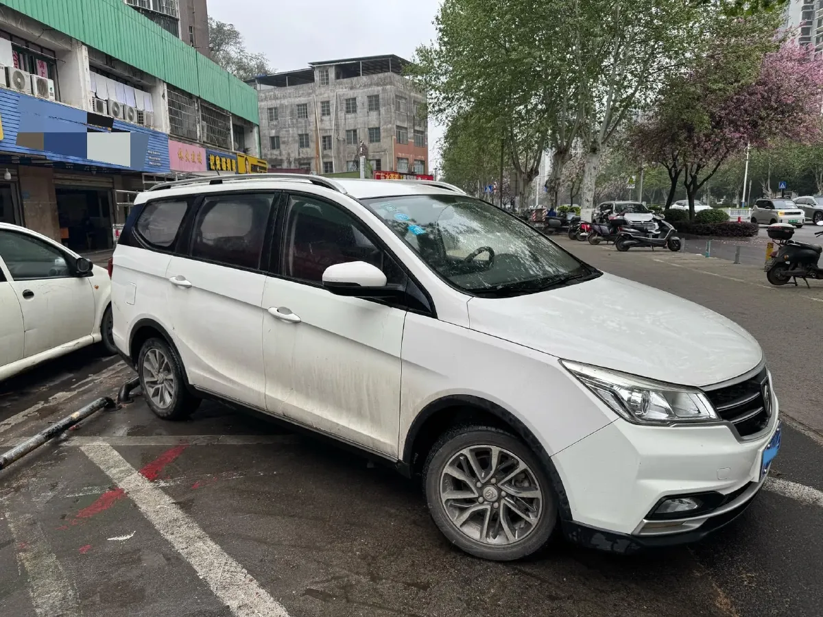 2019 BaoJun 730 1.5T 151HP L4 CVT,autocango,china used car exporter,china ev exporter,chinese used car exporter,chinese used ev exporter