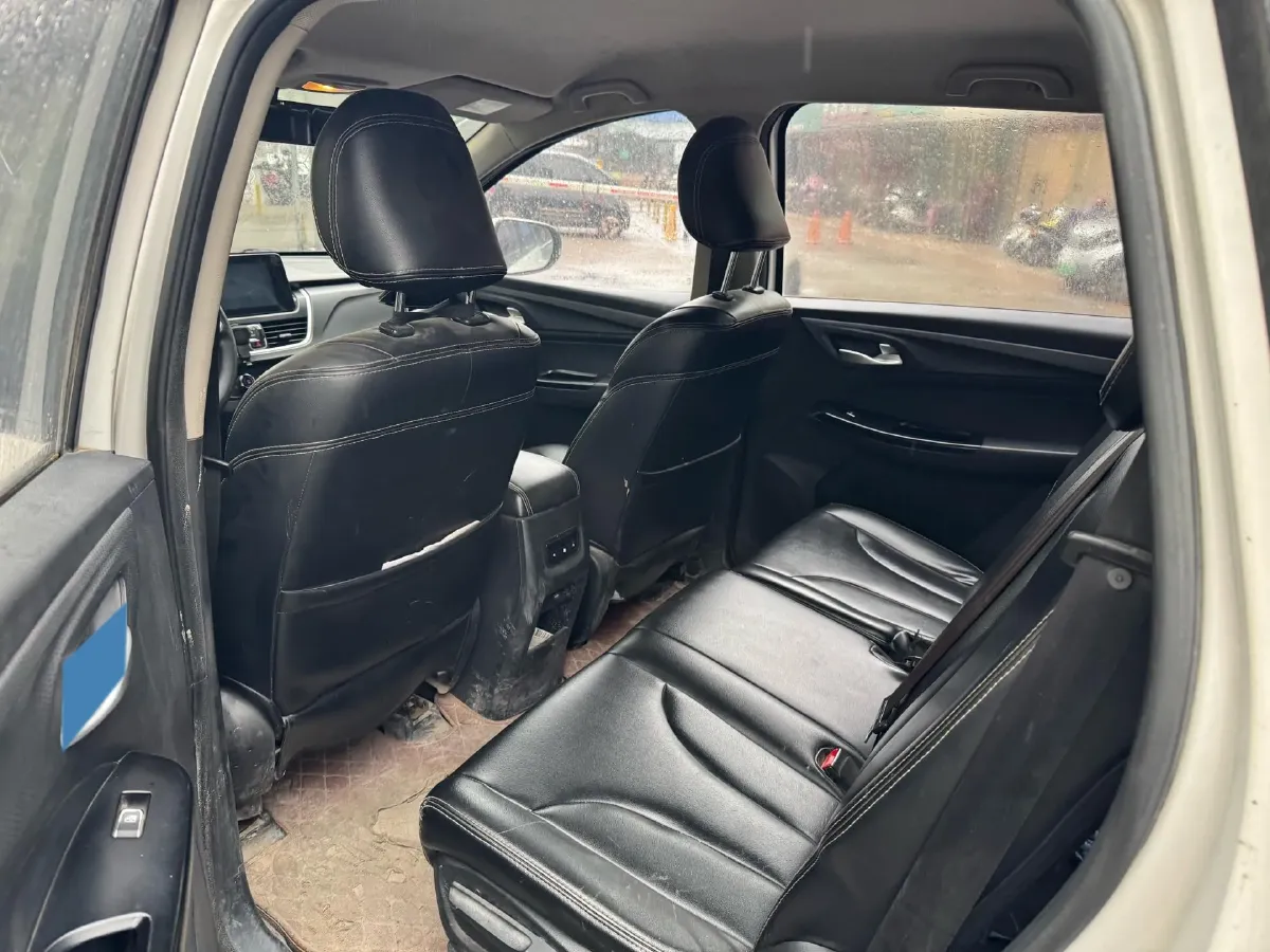 2019 BaoJun 730 1.5T 151HP L4 CVT,autocango,china used car exporter,china ev exporter,chinese used car exporter,chinese used ev exporter