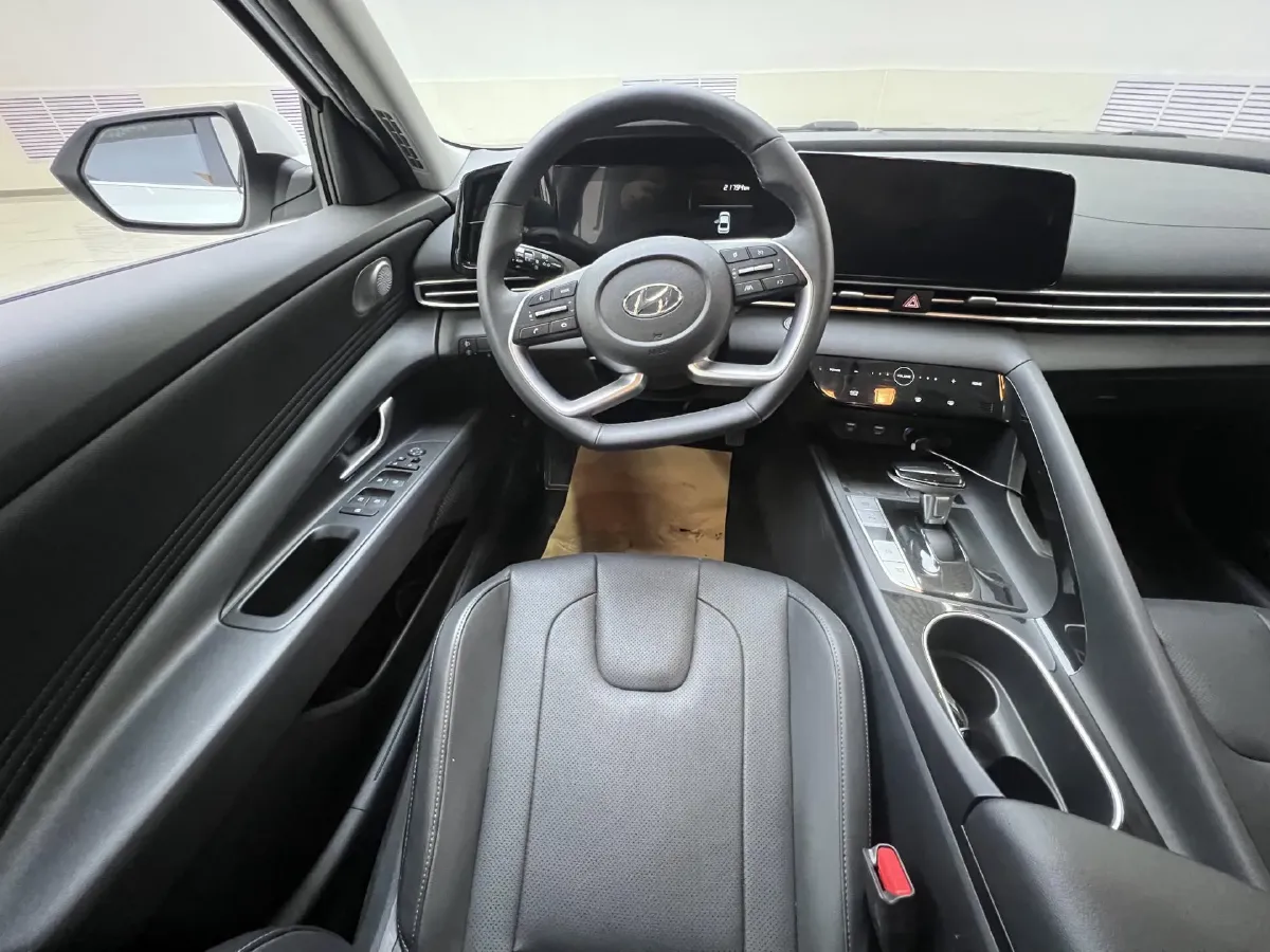 2022 Hyundai Elantra 1.5L 115HP L4 CVT,autocango,china used car exporter,china ev exporter,chinese used car exporter,chinese used ev exporter