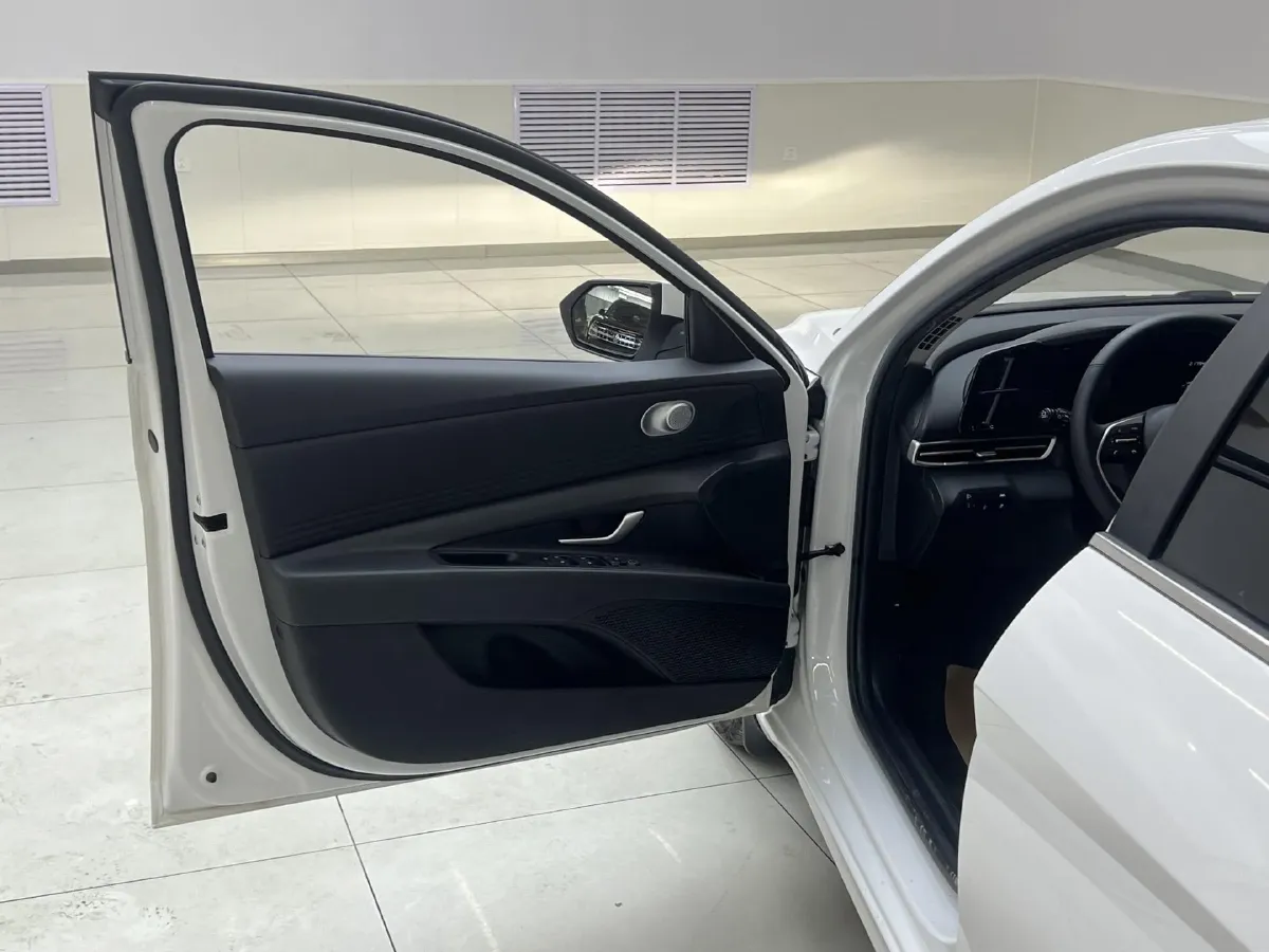 2022 Hyundai Elantra 1.5L 115HP L4 CVT,autocango,china used car exporter,china ev exporter,chinese used car exporter,chinese used ev exporter