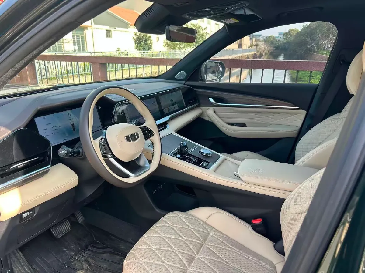 2025 Geely Monjaro 2.0T 238HP L4 8AT,autocango,china used car exporter,china ev exporter,chinese used car exporter,chinese used ev exporter