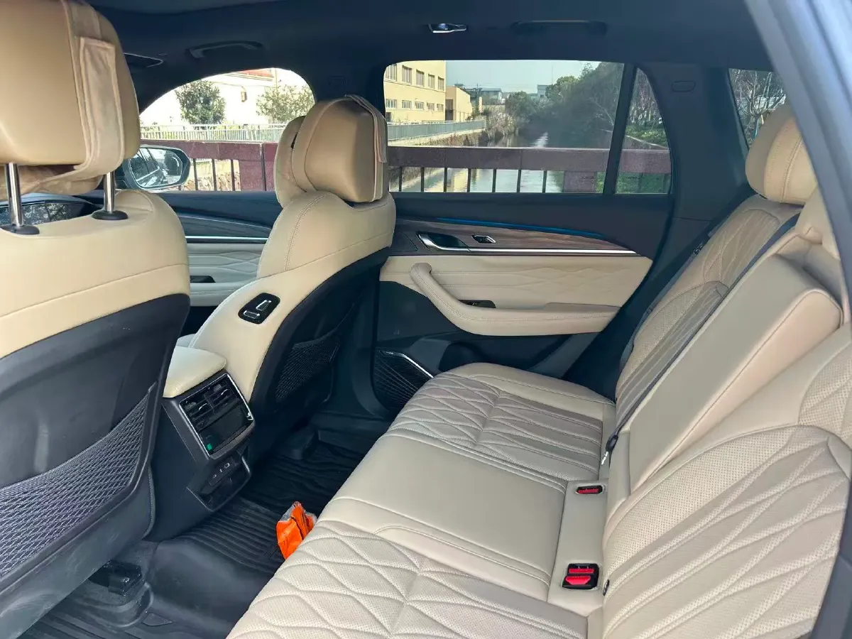 2025 Geely Monjaro 2.0T 238HP L4 8AT,autocango,china used car exporter,china ev exporter,chinese used car exporter,chinese used ev exporter