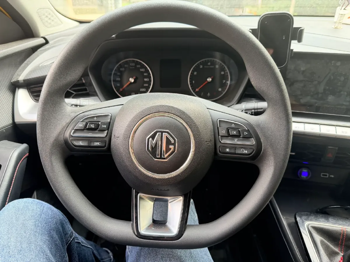 2021 MG 5 1.5L 120HP L4 5MT,autocango,china used car exporter,china ev exporter,chinese used car exporter,chinese used ev exporter