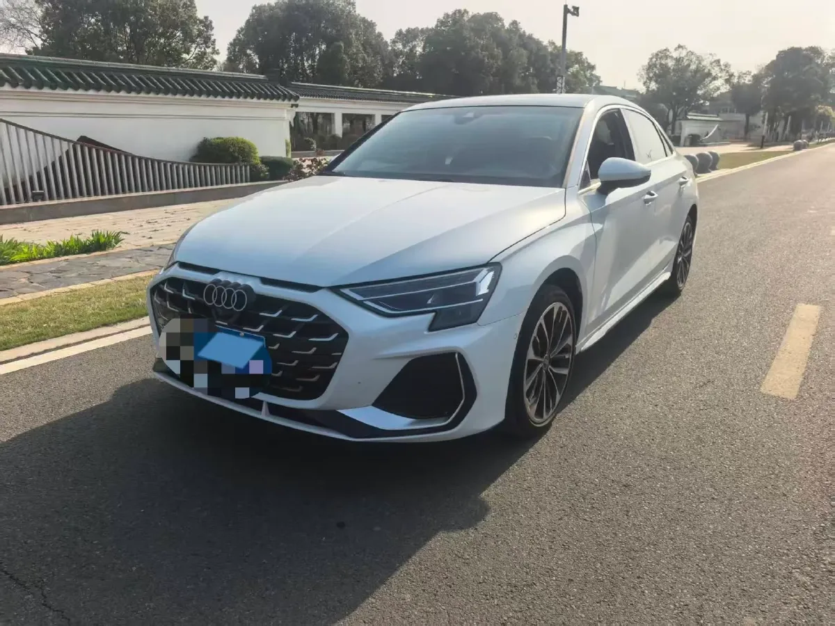 2025 Audi A3 1.5T 160HP L4 7DCT,autocango,china used car exporter,china ev exporter,chinese used car exporter,chinese used ev exporter