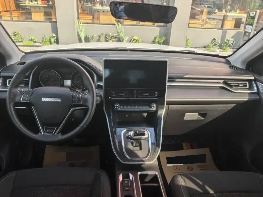 2021 Haval M6 1.5T 150HP L4 7DCT,autocango,china used car exporter,china ev exporter,chinese used car exporter,chinese used ev exporter