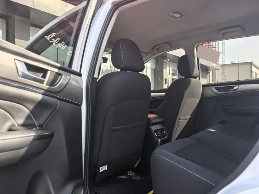 2021 Haval M6 1.5T 150HP L4 7DCT,autocango,china used car exporter,china ev exporter,chinese used car exporter,chinese used ev exporter