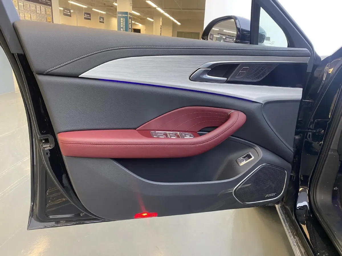 2025 HongQi H5 1.5T 169HP L4 1DHT Hybrid,autocango,china used car exporter,china ev exporter,chinese used car exporter,chinese used ev exporter