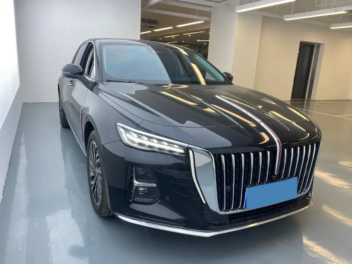 2025 HongQi H5 1.5T 169HP L4 1DHT Hybrid,autocango,china used car exporter,china ev exporter,chinese used car exporter,chinese used ev exporter