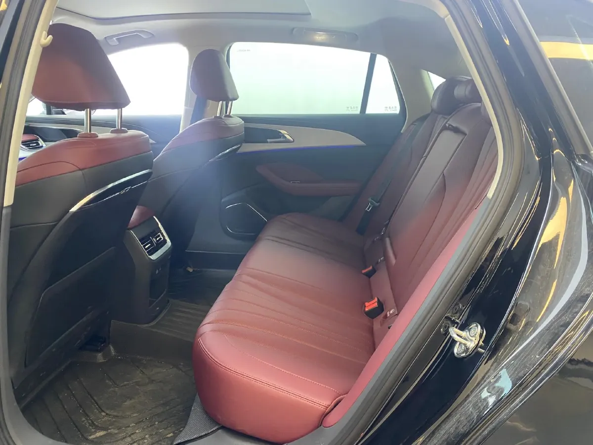 2025 HongQi H5 1.5T 169HP L4 1DHT Hybrid,autocango,china used car exporter,china ev exporter,chinese used car exporter,chinese used ev exporter