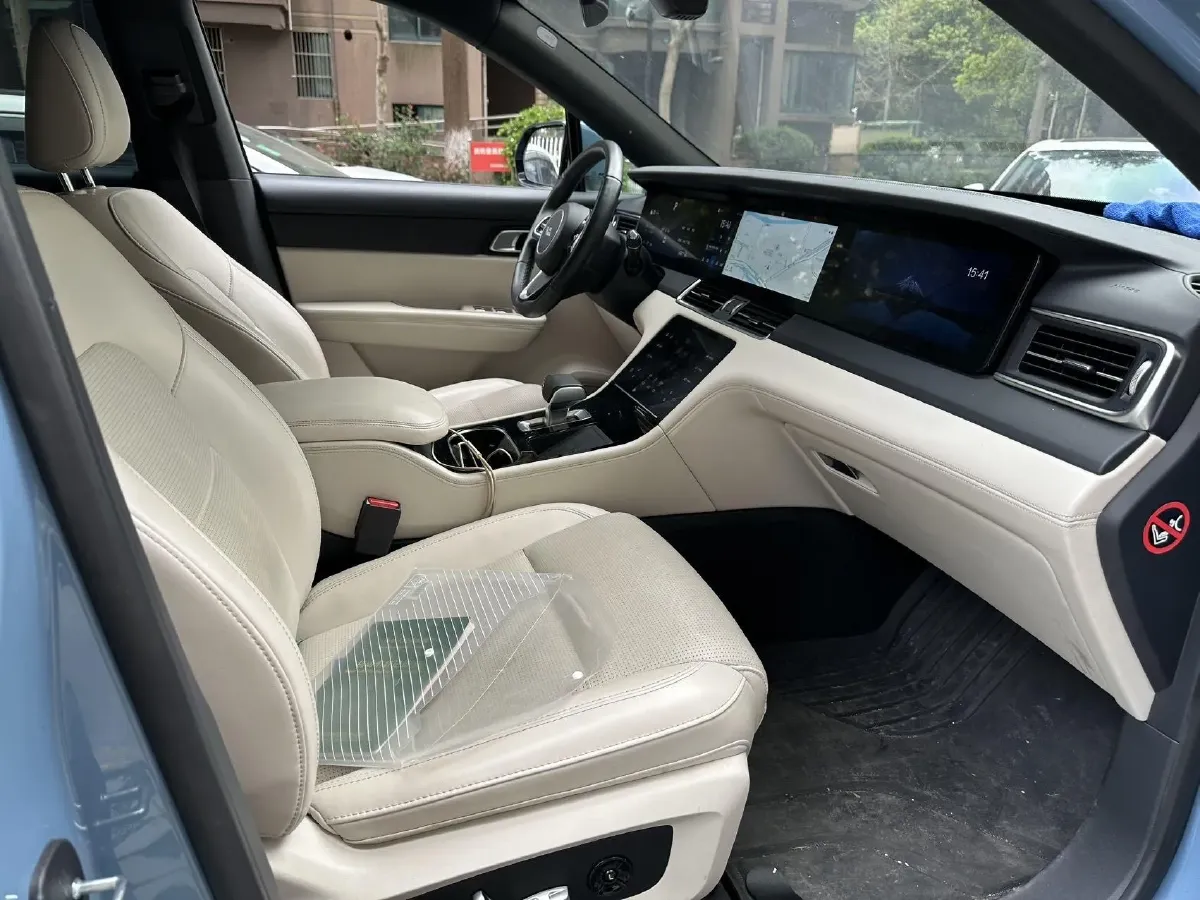 2021 Li ONE Range Extended 131HP REEV 40.5KWH,autocango,china used car exporter,china ev exporter,chinese used car exporter,chinese used ev exporter