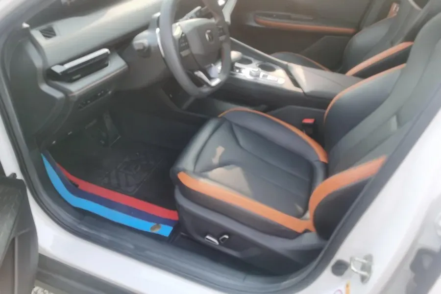 2022 ChangAn UNI-V 1.5T 188HP L4 7DCT,autocango,china used car exporter,china ev exporter,chinese used car exporter,chinese used ev exporter