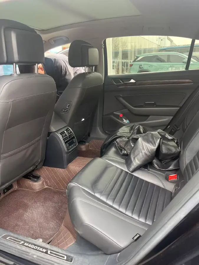 2019 Volkswagen Magotan 2.0T 186HP L4 7DCT,autocango,china used car exporter,china ev exporter,chinese used car exporter,chinese used ev exporter