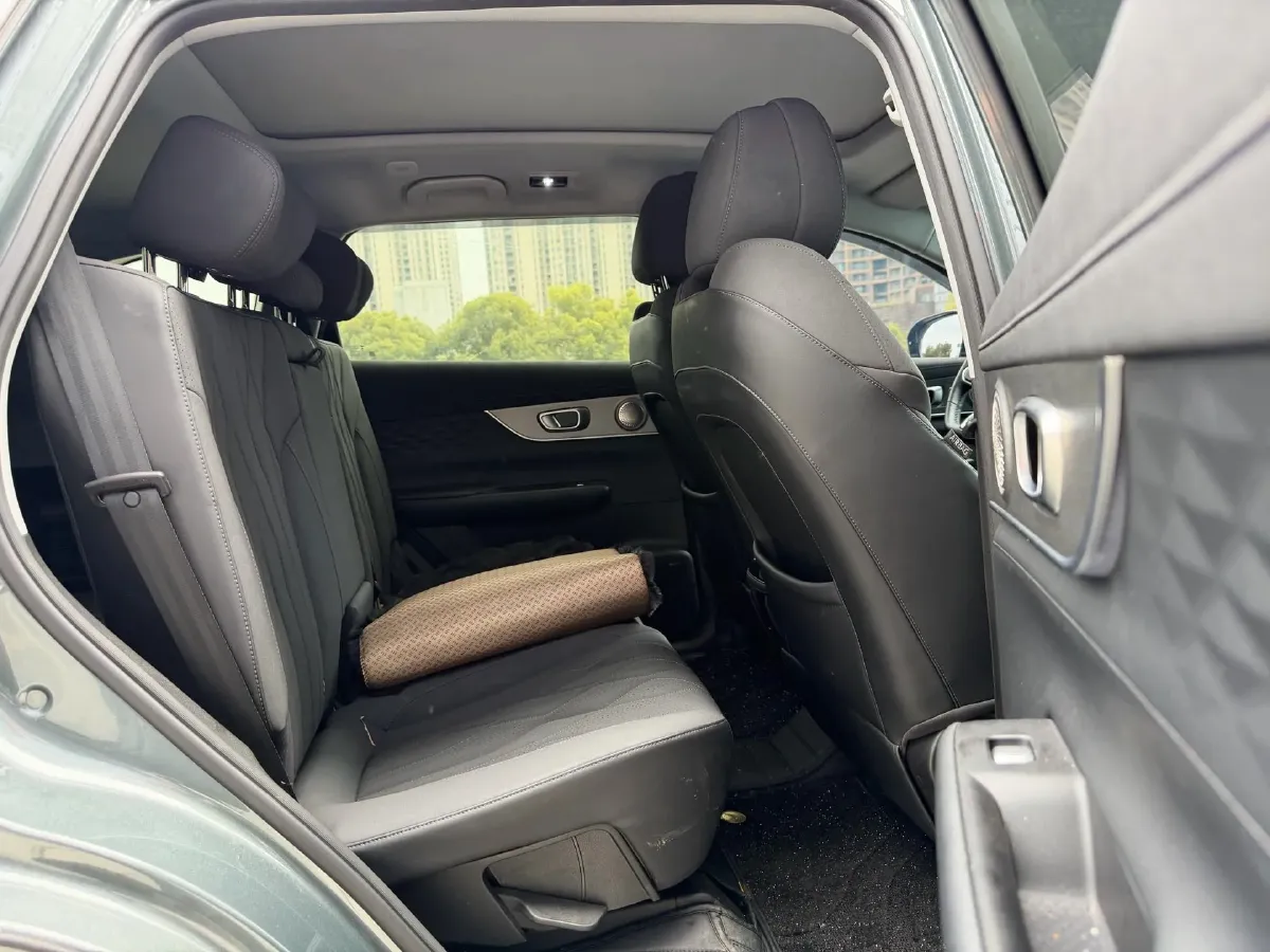 2025 Fulwin FulwinT8 1.5T 156HP L4 1DHT PHEV 18.67KWH,autocango,china used car exporter,china ev exporter,chinese used car exporter,chinese used ev exporter