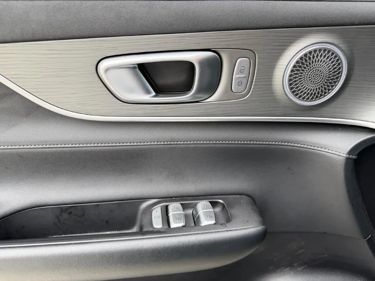 2025 Fulwin FulwinT8 1.5T 156HP L4 1DHT PHEV 18.67KWH,autocango,china used car exporter,china ev exporter,chinese used car exporter,chinese used ev exporter