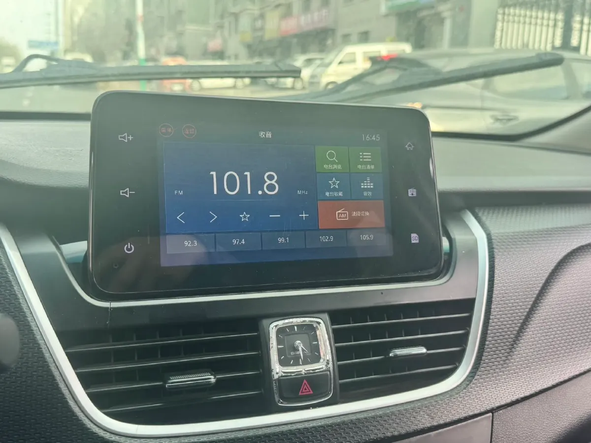 2019 BaoJun 730 1.5L 105HP L4 6MT,autocango,china used car exporter,china ev exporter,chinese used car exporter,chinese used ev exporter