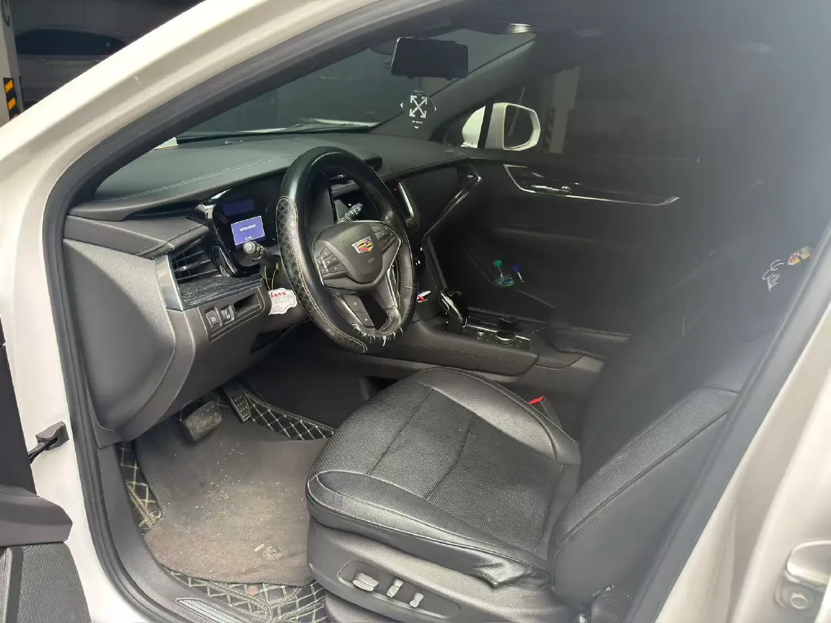 2022 Cadillac XT5 2.0T 237HP L4 9AT,autocango,china used car exporter,china ev exporter,chinese used car exporter,chinese used ev exporter