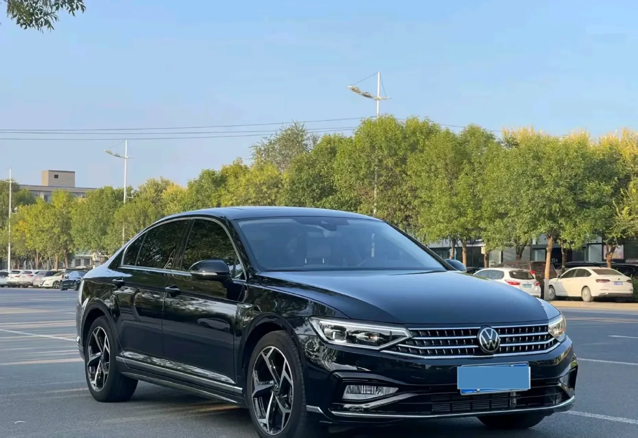 2023 Volkswagen Magotan 2.0T 186HP L4 7DCT,autocango,china used car exporter,china ev exporter,chinese used car exporter,chinese used ev exporter