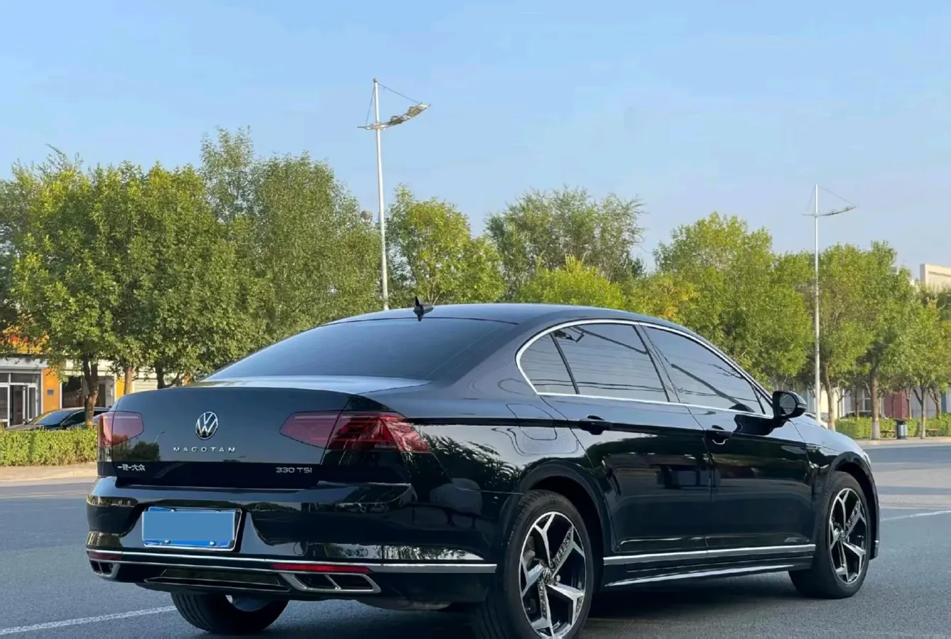 2023 Volkswagen Magotan 2.0T 186HP L4 7DCT,autocango,china used car exporter,china ev exporter,chinese used car exporter,chinese used ev exporter
